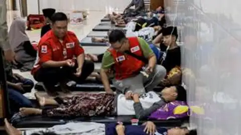 Más de 500 niños enferman tras ingerir el menú escolar gratuito: 80 siguen hospitalizados Más de 500 niños enferman tras ingerir el menú escolar gratuito: 80 siguen hospitalizados