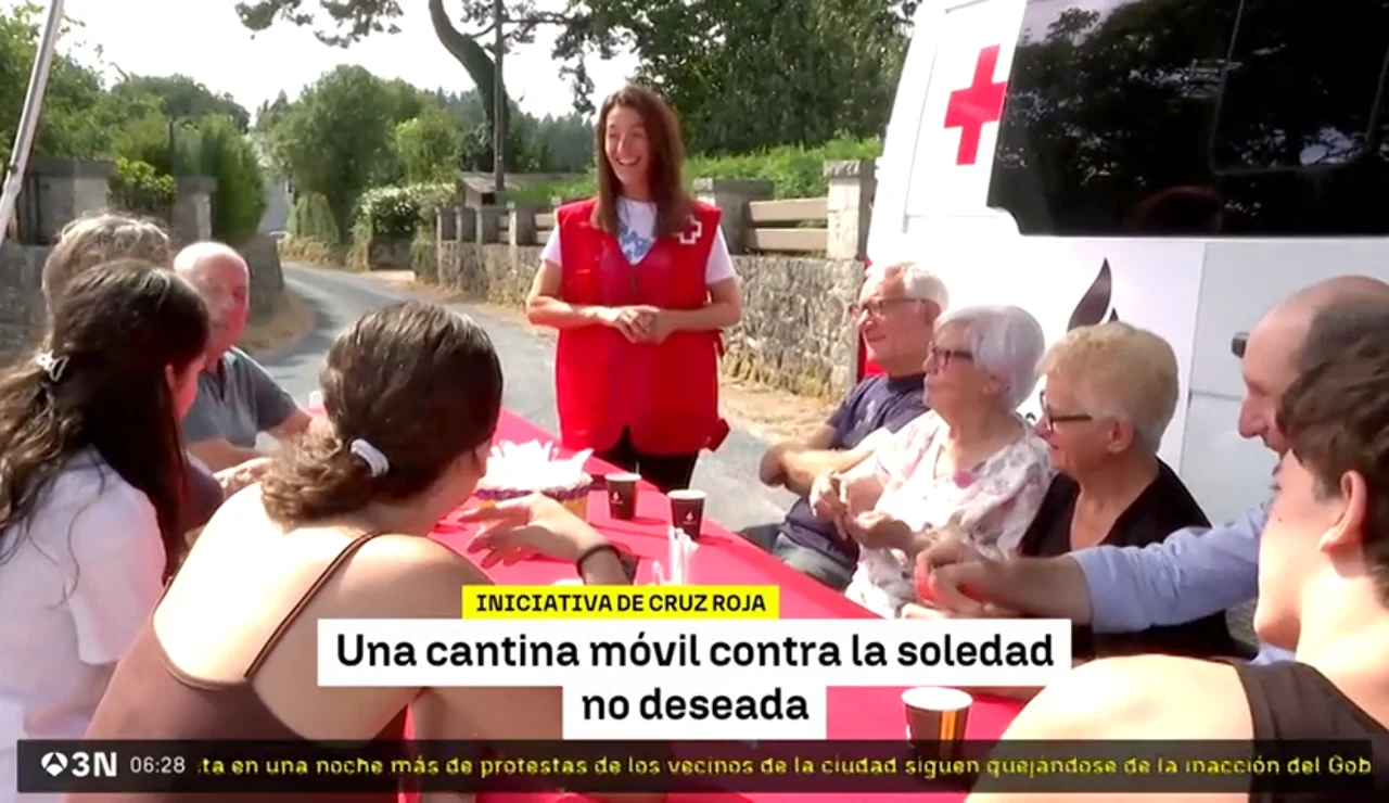 Una cantina móvil para luchar contra la soledad de los mayores en el rural