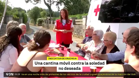 Una cantina móvil para luchar contra la soledad de los mayores en el rural Una cantina móvil para luchar contra la soledad de los mayores en el rural