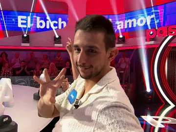 A David le pica ‘El bichito del amor’ en La Pista… ¡al escuchar a El Fary! A David le pica ‘El bichito del amor’ en La Pista… ¡al escuchar a El Fary!