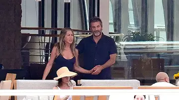 Jennifer Aniston y Jim Curtis Jennifer Aniston y Jim Curtis