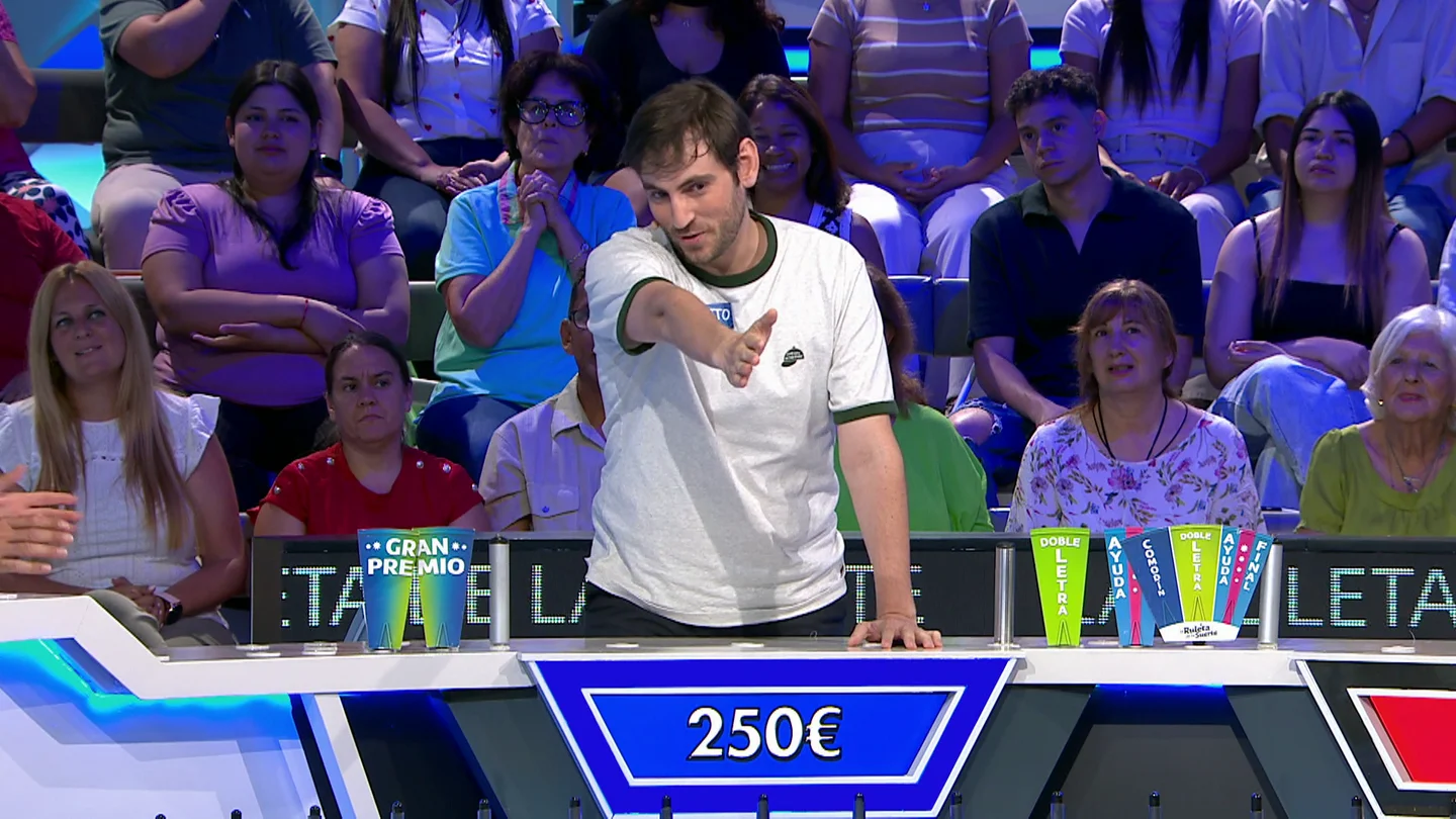 Alberto se la juega en el panel con bote de La ruleta de la suerte Alberto se la juega en el panel con bote de La ruleta de la suerte