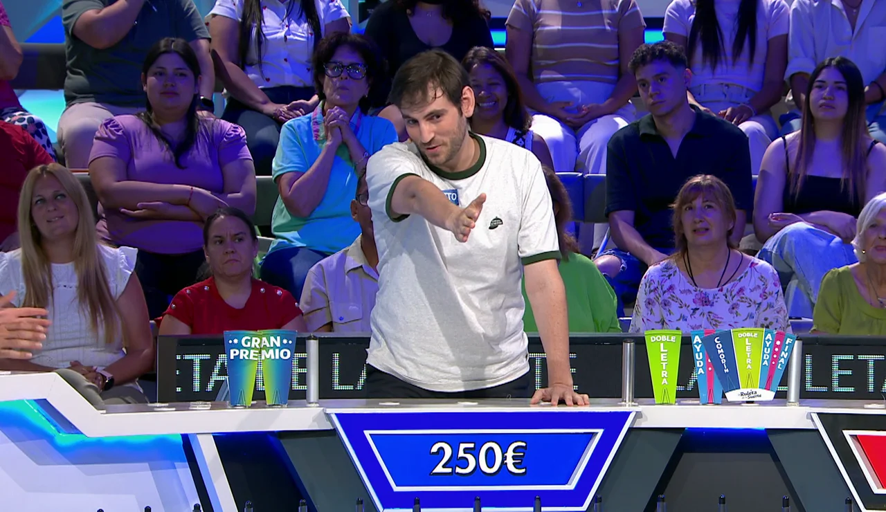 Alberto se la juega en el panel con bote de La ruleta de la suerte