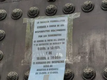 Imagen de una iglesia de Granada afectada por los terremotos Imagen de una iglesia de Granada afectada por los terremotos