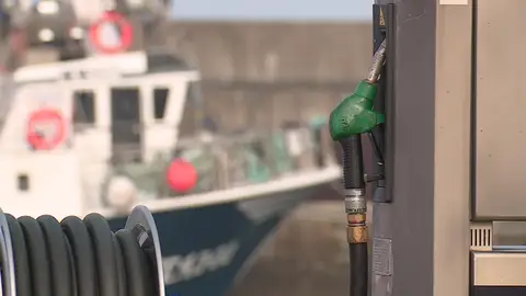 La pesca de bajura, al límite: "Por menos hace unos años íbamos a la huelga" La pesca de bajura, al límite: "Por menos hace unos años íbamos a la huelga"