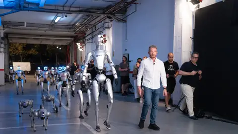 El espectacular arranque de la temporada 21 de El Hormiguero: Pablo Motos lidera una legión de robots El espectacular arranque de la temporada 21 de El Hormiguero: Pablo Motos lidera una legión de robots