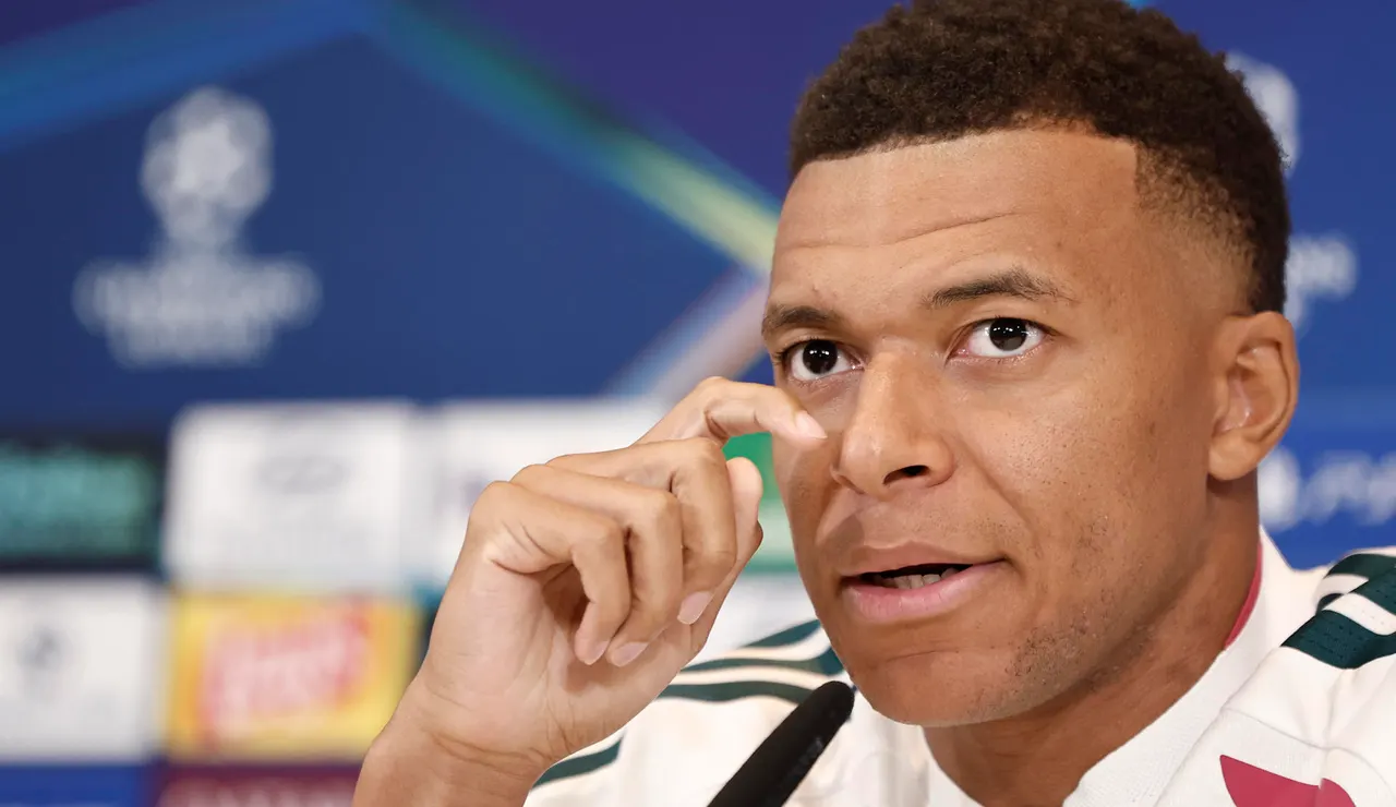 Kylian Mbappé en rueda de prensa