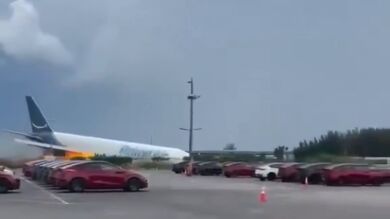 Al menos 5 muertos después de que un avión de carga de Amazon se saliese de la pista y se estrellase en el aeropuerto de Miami
