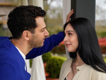 La diferencia de edad entre Murat Yildirim y Cemre Baysel que est&aacute; sorprendiendo a los espectadores de El secreto
