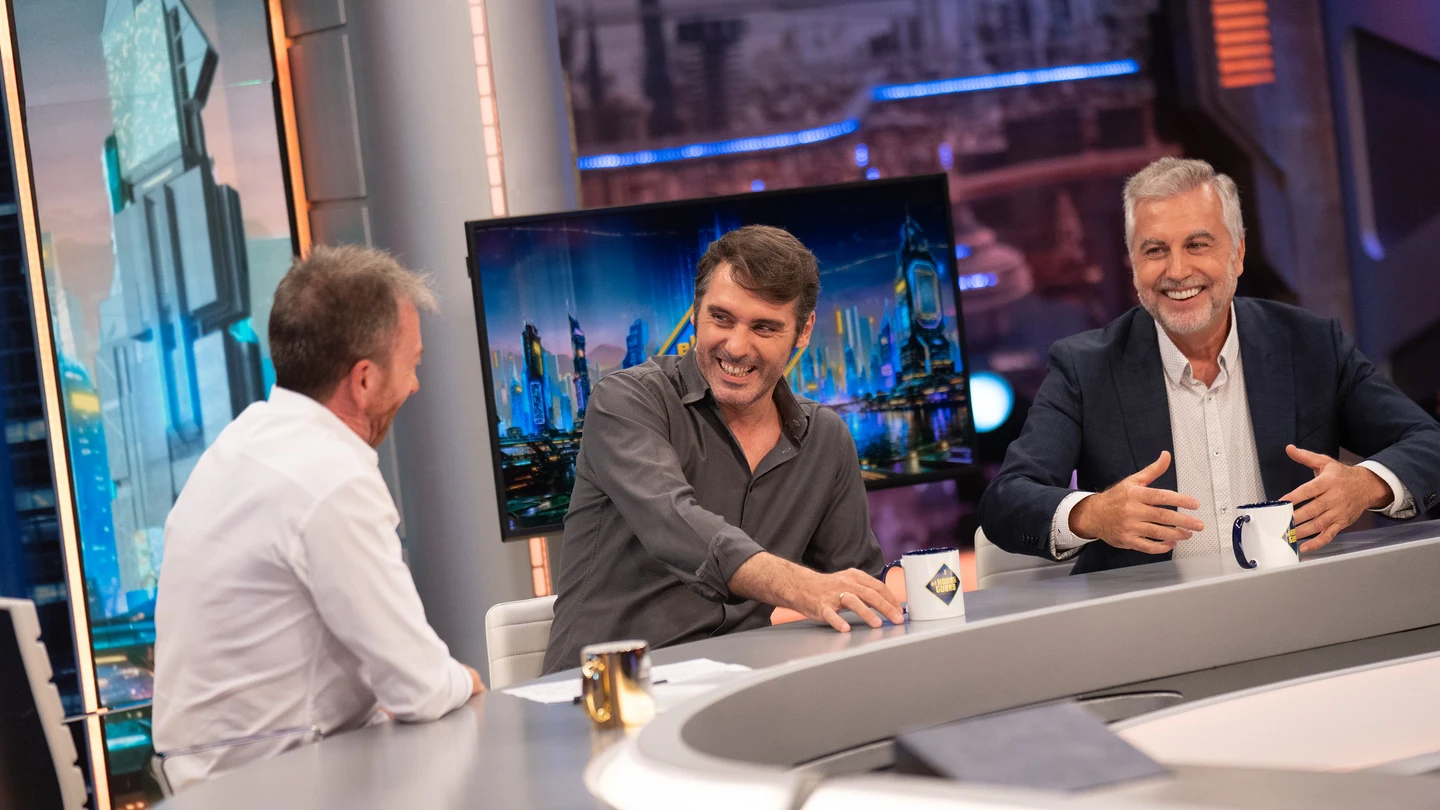 Carlos Alsina explica por qué ha dado el relevo de la información política a Rafa Latorre "Me he cansado" Carlos Alsina explica por qué ha dado el relevo de la información política a Rafa Latorre "Me he cansado"