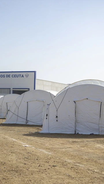 Imagen de algunas de las tiendas de campaña instaladas en Ceuta