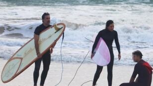 Hugo Silva y Marta Guerras en la playa