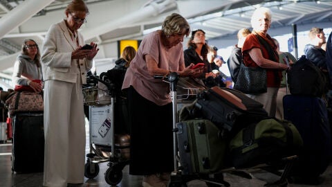 El caos a&eacute;reo se extiende por Reino Unido tras un fallo t&eacute;cnico