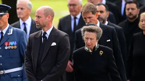 Príncipe Guillermo y la princesa Ana del Reino Unido en el funeral del rey Harald V de Noruega Príncipe Guillermo y la princesa Ana del Reino Unido en el funeral del rey Harald V de Noruega