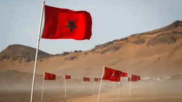 Banderas de Marruecos en el desierto Banderas de Marruecos en el desierto