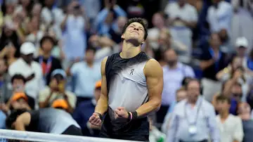 Ben Shelton celebra la victoria ante Carlos Alcaraz en el US Open Ben Shelton celebra la victoria ante Carlos Alcaraz en el US Open