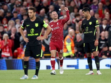 Alexis Mac Allister celebra su gol ante el Atl&eacute;tico en Anfield