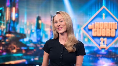 Vuelve a ver la entrevista completa a Ester Exp&oacute;sito en El Hormiguero