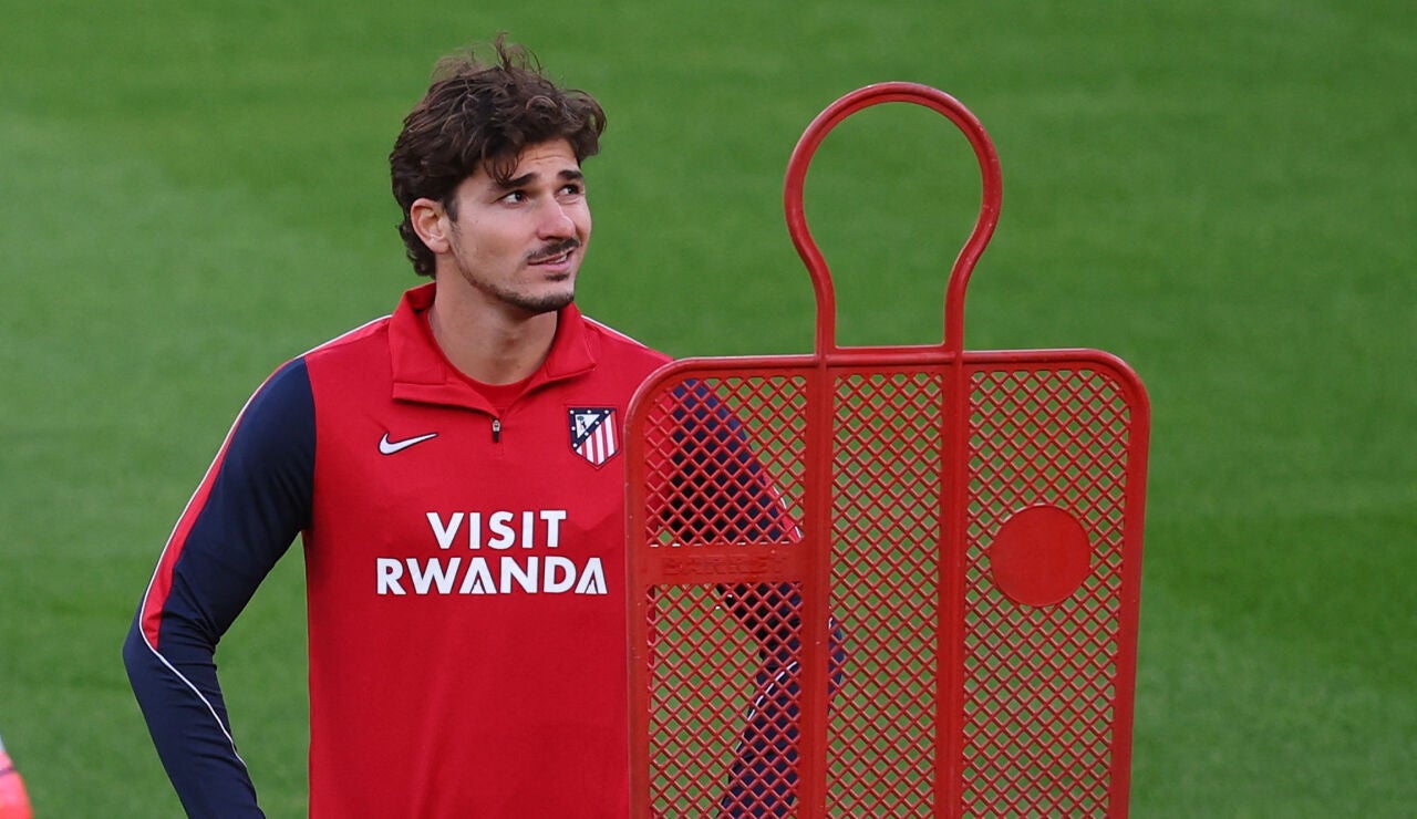  Juli&aacute;n Alvarez, en un entrenamiento del Atl&eacute;tico de Madrid