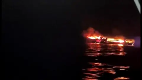 Barco de pasajeros incendiado en Filipinas Antena 3 Noticias