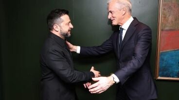El presidente de Ucrania, Volodimir Zelenski, y el primer ministro de Noruega, Jonas Gahr Store.