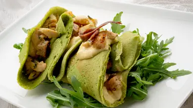 Crepes de espinacas con pollo César: La deliciosa receta de Joseba Arguiñano con Dafne Fernández Crepes de espinacas con pollo César: La deliciosa receta de Joseba Arguiñano con Dafne Fernández