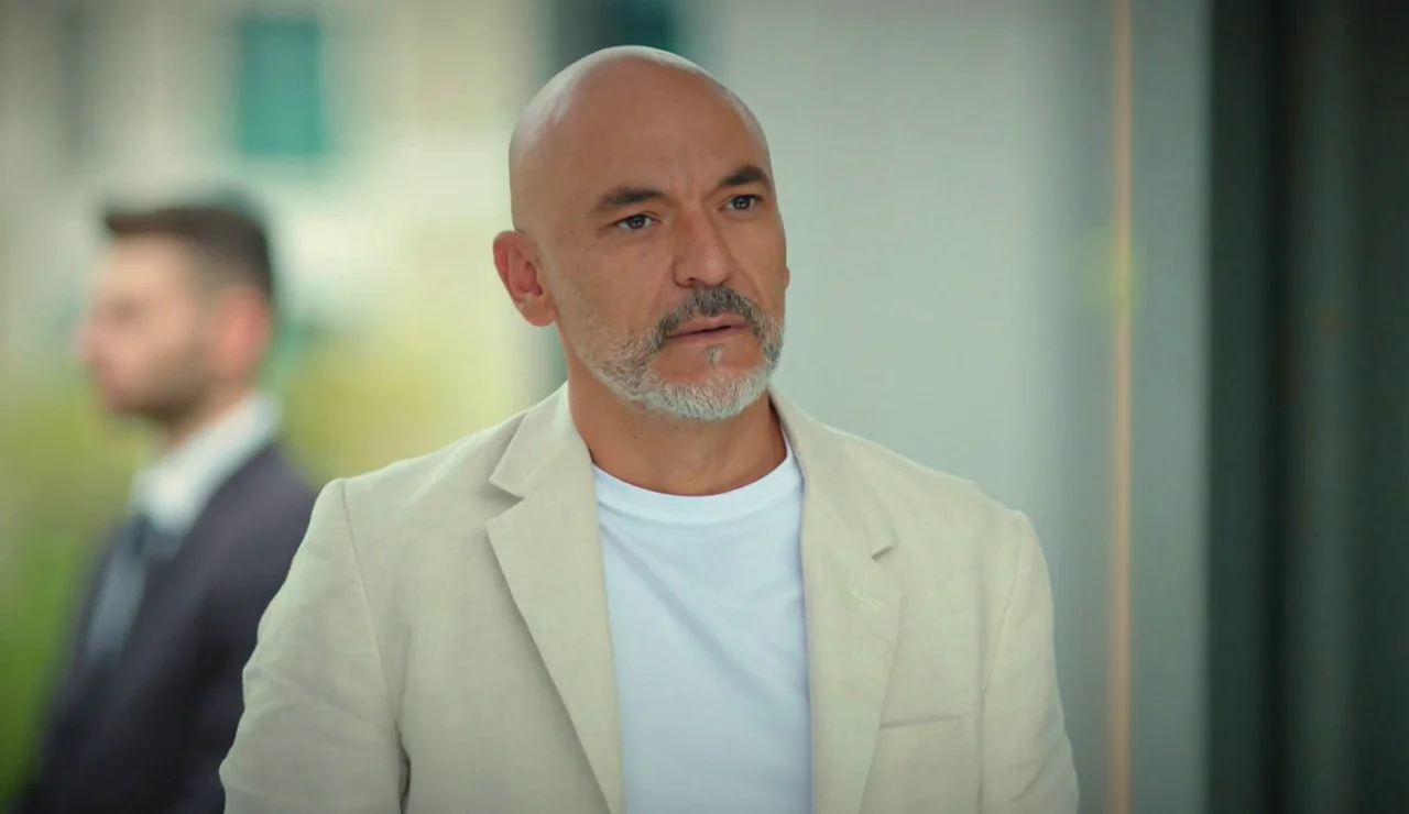 De Hermanos a El secreto: Kaan Çakır vuelve a Antena 3 con un personaje que dará mucho que hablar