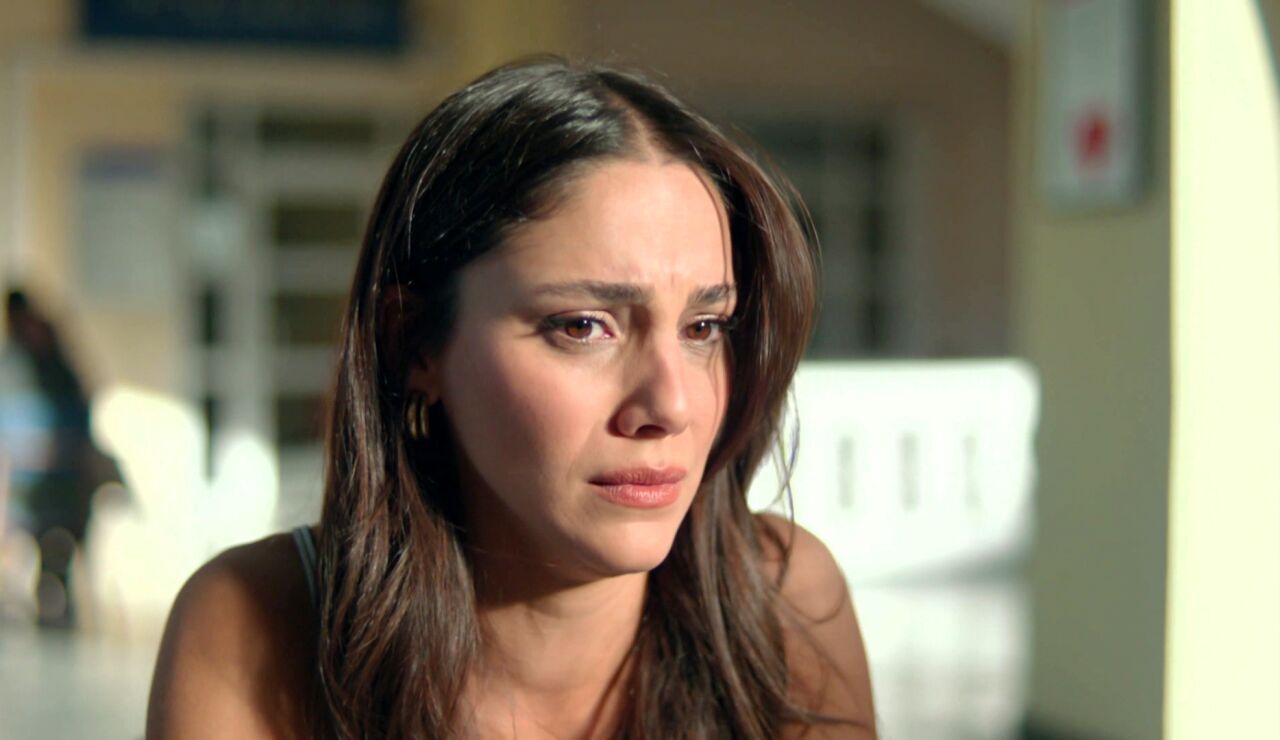 Zerrin destapa la obsesi&oacute;n de Demir por ella: &ldquo;Est&aacute; enamorado de m&iacute; y no s&eacute; c&oacute;mo reaccionar&rdquo;