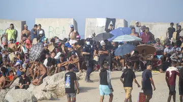 Vox pide el jueves en el Parlamento la defensa de la "soberanía española" sobre Ceuta y Melilla Vox pide el jueves en el Parlamento la defensa de la "soberanía española" sobre Ceuta y Melilla