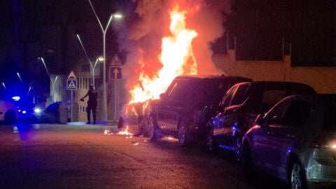Dispositivo por el incendio de un coche en Ceuta