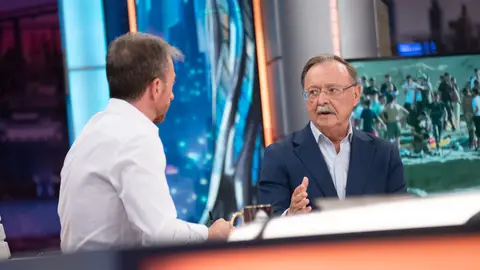 ¿Cómo acabar con la crisis migratoria de Ceuta? Juan Vivas relata qué haría él ¿Cómo acabar con la crisis migratoria de Ceuta? Juan Vivas relata qué haría él