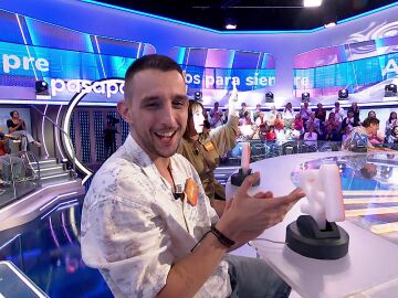 La frustraci&oacute;n de David: siendo de Barcelona, tarda en reconocer &lsquo;Amigos para siempre&rsquo;