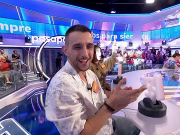 La frustración de David: siendo de Barcelona, tarda en reconocer ‘Amigos para siempre’ La frustración de David: siendo de Barcelona, tarda en reconocer ‘Amigos para siempre’