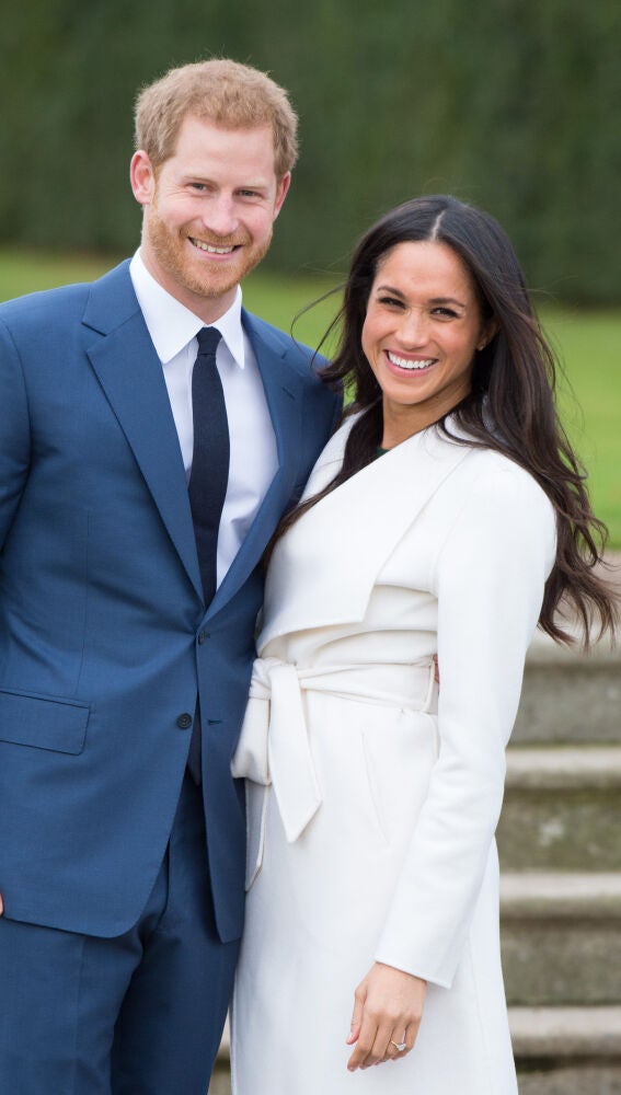 Príncipe Harry y Meghan Markle anunciando su compromiso