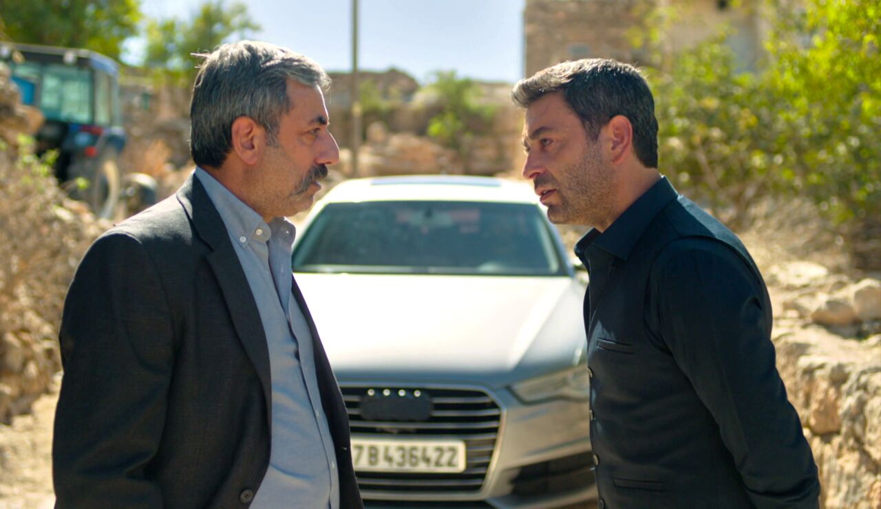 Nadim le revela a Cihan el secreto de Zerrin: el beb&eacute; que espera es de Kaya