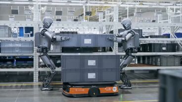 Robots trabajando en f&aacute;bricas