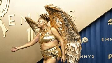 Megan Stalter en los Emmy 2026