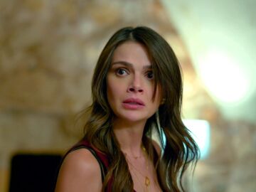 Alya se rebela contra Sadakat por impedirle ver a Boran