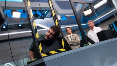 Marron se juega el cuello en su último experimento: así ha evitado el corte de una guillotina