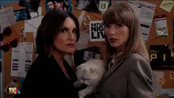 Mariska Hargitay y Taylor Swift en los Emmy Mariska Hargitay y Taylor Swift en los Emmy