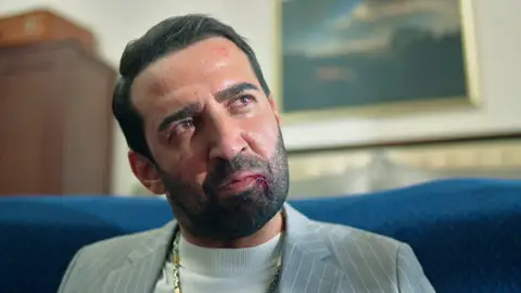 Demir se niega a divorciarse de Zerrin y advierte Demir se niega a divorciarse de Zerrin y advierte