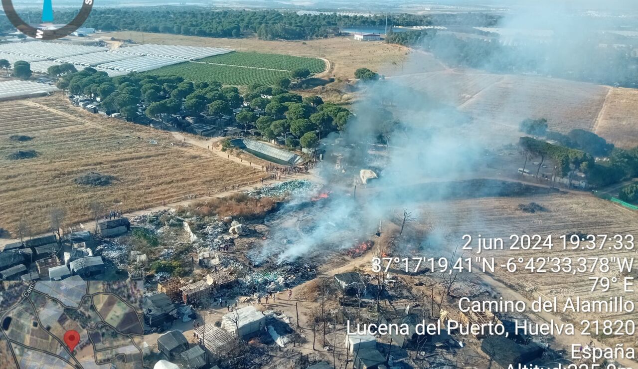 Un muerto y cuatros heridos por un incendio en un asentamiento chabolista situado en Lucena del Puerto (Huelva)
