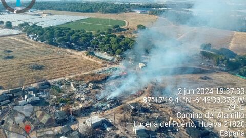 Un muerto y cuatros heridos por un incendio en un asentamiento chabolista situado en Lucena del Puerto (Huelva)
