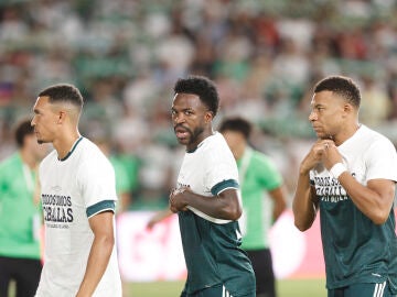 Mbapp&eacute; y Vin&iacute;cius ocultan el mensaje de apoyo a Ceuta antes del partido ante el Elche
