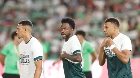 Mbappé y Vinícius ocultan el mensaje de apoyo a Ceuta antes del partido ante el Elche Mbappé y Vinícius ocultan el mensaje de apoyo a Ceuta antes del partido ante el Elche