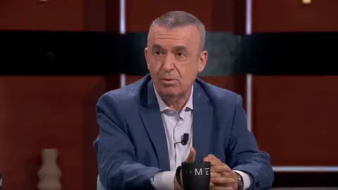 Lorenzo Silva propone una "ley de la corona" para delimitar el papel del Rey y del Gobierno Lorenzo Silva propone una "ley de la corona" para delimitar el papel del Rey y del Gobierno