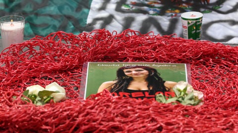 Un cartel de Claudia Tacoronte en una manifestaci&oacute;n por su asesinato