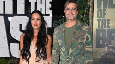 Inés de Ramón y Brad Pitt en su premiere