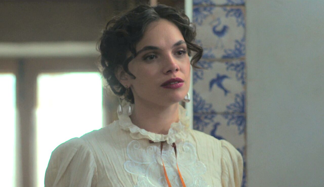  Catalina amenaza a Renata y Clara tras descubrir que ir&aacute; a un internado