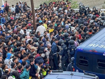 Tensi&oacute;n en el traslado de migrantes